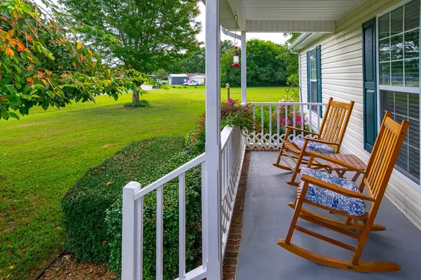 8 Long Meadow Dr, Fayetteville, TN 37334