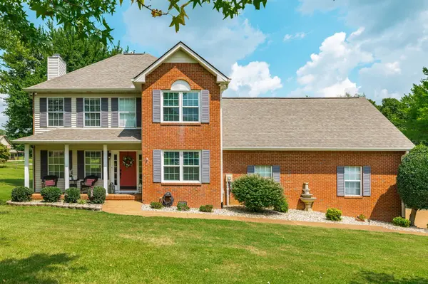 200 Arrowood Dr, Cottontown, TN 37048