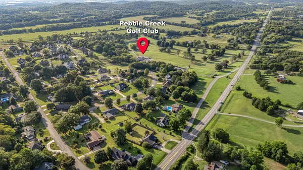 100 Country Club Dr, Fayetteville, TN 37334