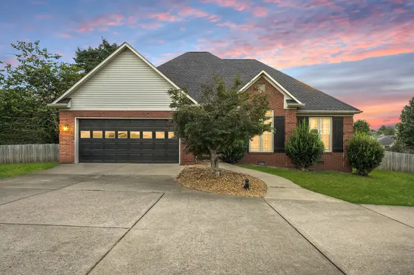 100 Country Club Dr, Fayetteville, TN 37334