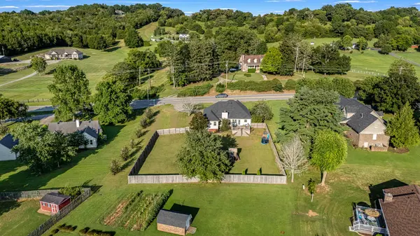 100 Country Club Dr, Fayetteville, TN 37334