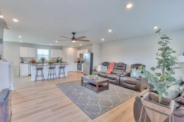 925 Kalu Dr, Murfreesboro, TN 37130
