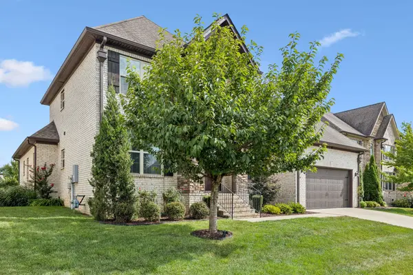 8009 June Apple Ln, Spring Hill, TN 37174