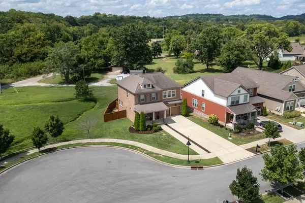 322 Tanglewood Ln, Hendersonville, TN 37075