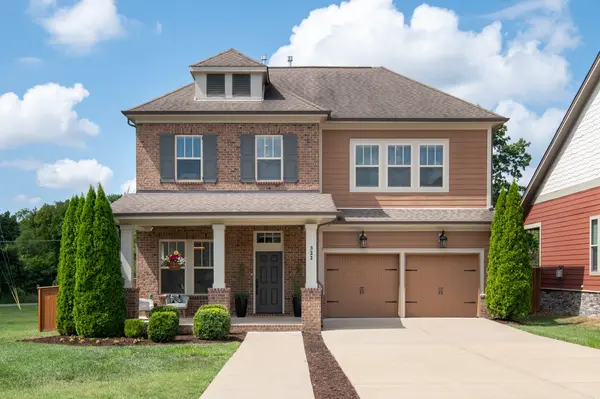 322 Tanglewood Ln, Hendersonville, TN 37075
