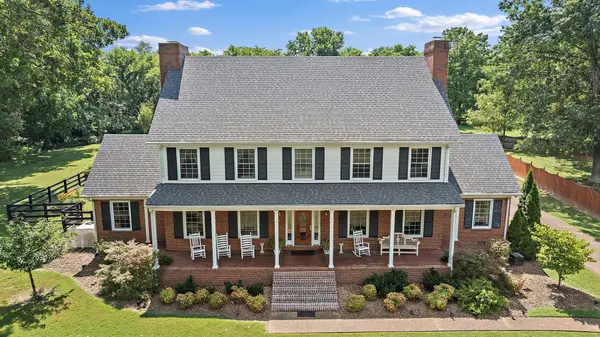 1012 Cross Bow Dr, Hendersonville, TN 37075