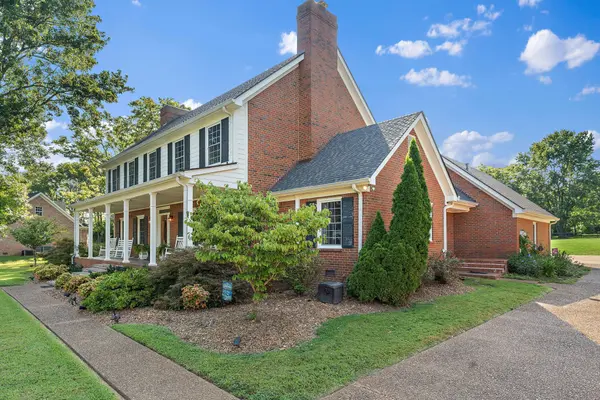 1012 Cross Bow Dr, Hendersonville, TN 37075