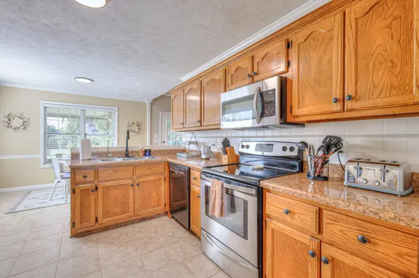 2319 Amber Glen Dr, Murfreesboro, TN 37128