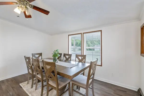 210 Crestview Dr, Mount Juliet, TN 37122
