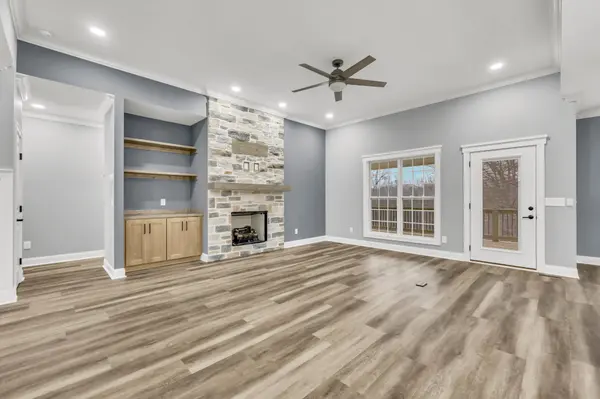 1541 Buck Ridge Ct, Cunningham, TN 37052