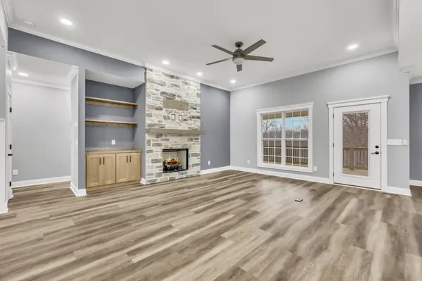 1541 Buck Ridge Ct, Cunningham, TN 37052