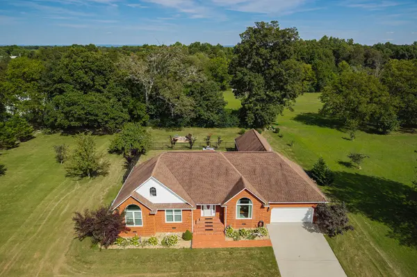 165 Briarwood Ct, Smithville, TN 37166