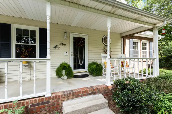 1500 Hidden Meadow Dr, Cottontown, TN 37048