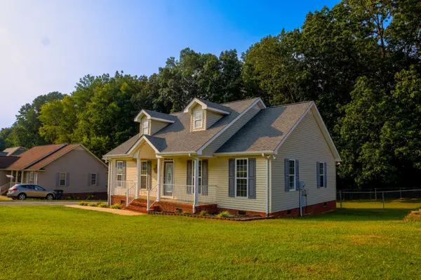 110 Duck Hawk Dr, Mcminnville, TN 37110