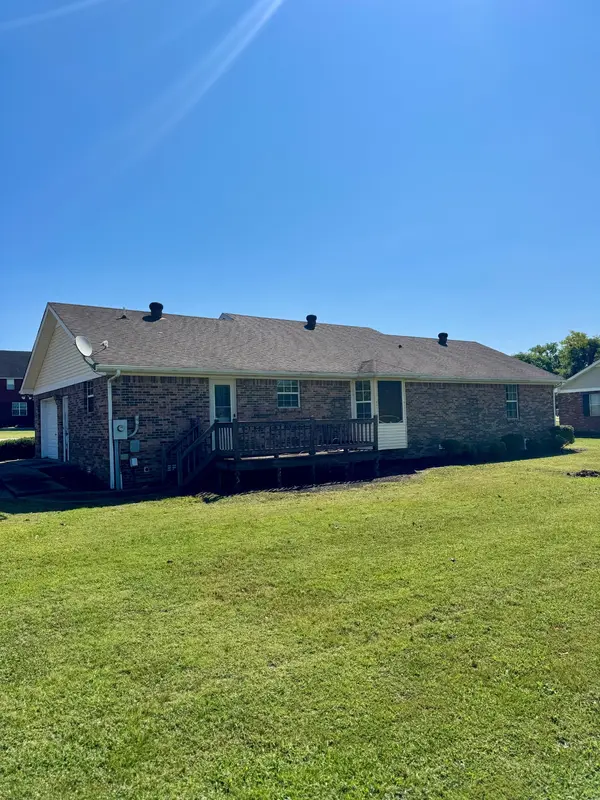 24 Crescent Blvd, Carthage, TN 37030