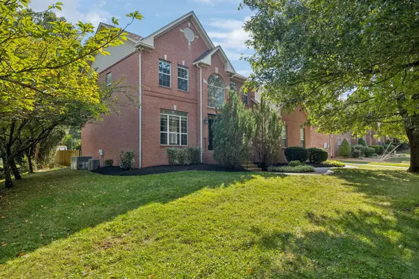 5809 Petersburg Ln, Brentwood, TN 37027