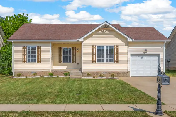 511 Fox Trot Dr, Clarksville, TN 37042