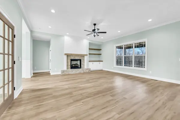 1551 Buck Ridge Ct, Cunningham, TN 37052