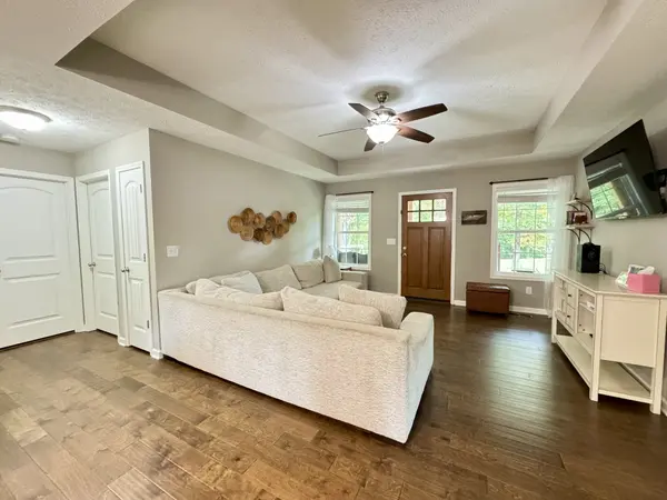 1119 Smiley Troutt Rd, Bethpage, TN 37022
