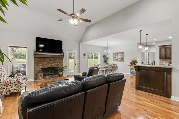 111 Renee Ct, Cottontown, TN 37048