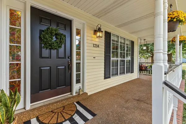 1214 Hollis Ter, Cottontown, TN 37048