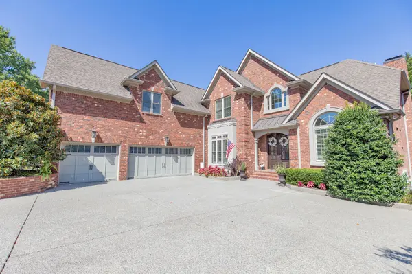 138 N Country Club Dr, Hendersonville, TN 37075