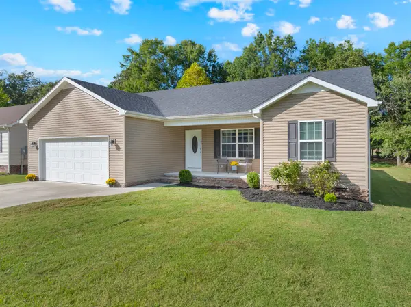 104 Collinwood Dr, Tullahoma, TN 37388