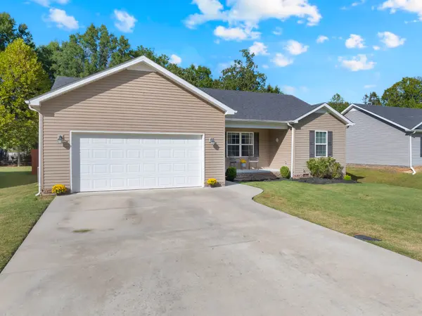 104 Collinwood Dr, Tullahoma, TN 37388