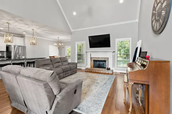 3006 Cross Gate Ln, Columbia, TN 38401