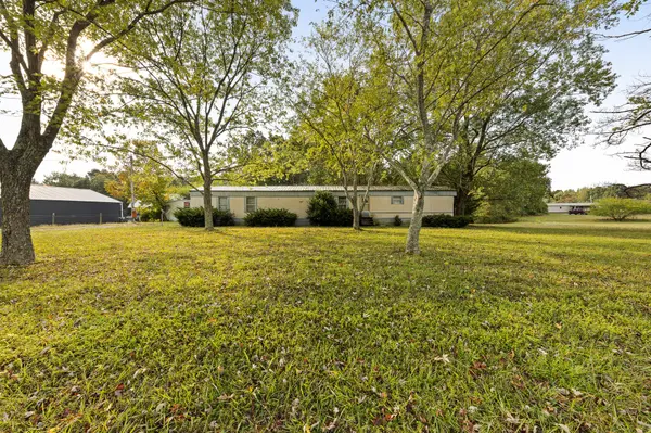944 Shady Grove Rd, Clarksville, TN 37043