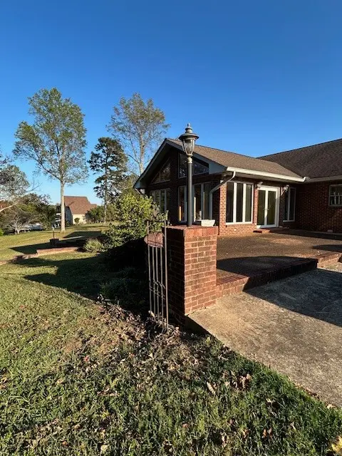 1199 Rosewood Dr, Centerville, TN 37033