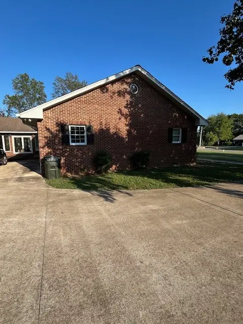 1199 Rosewood Dr, Centerville, TN 37033