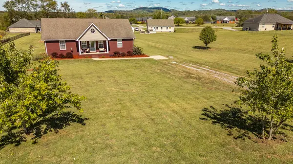 1017 Spire Way Dr, Castalian Springs, TN 37031