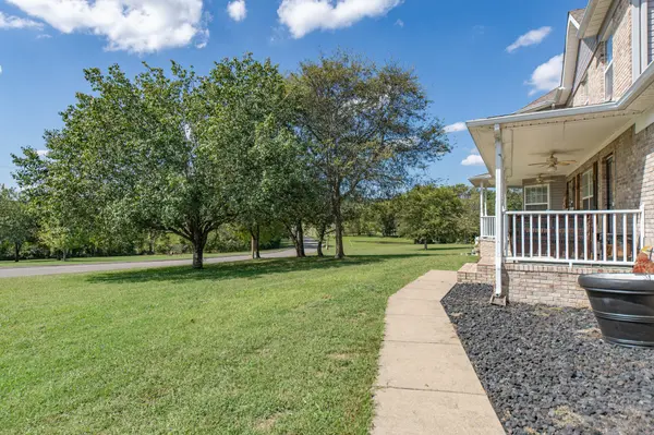 2444 Lakeshore Dr, Spring Hill, TN 37174