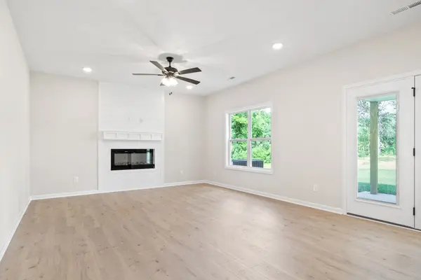 1220 Boulder Pass Rd, Clarksville, TN 37040