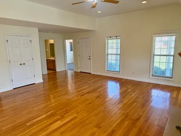 237 Cumberland Oaks Dr, Tullahoma, TN 37388
