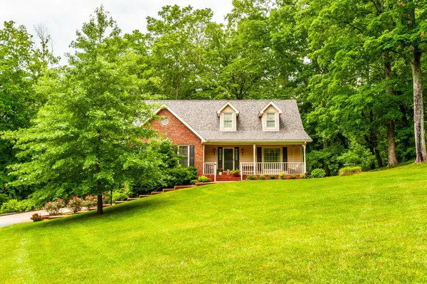 1552 Hidden Meadow Dr, Cottontown, TN 37048