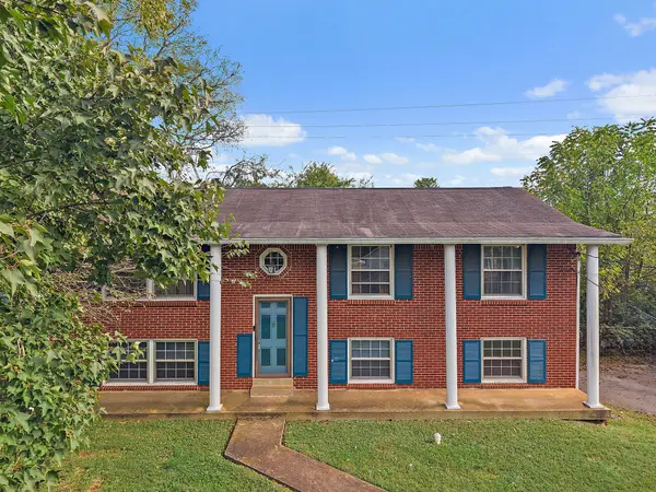 2002 Obrien Dr, Murfreesboro, TN 37130