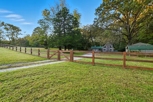 1824 Dotsonville Rd, Clarksville, TN 37042