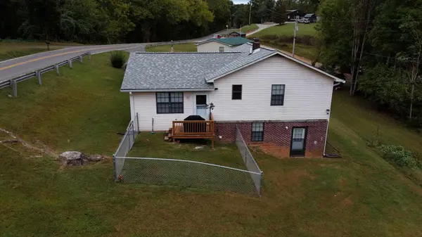 1825 Freehill Rd, Celina, TN 38551