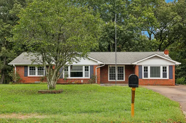2065 Lintwood Dr, Clarksville, TN 37042
