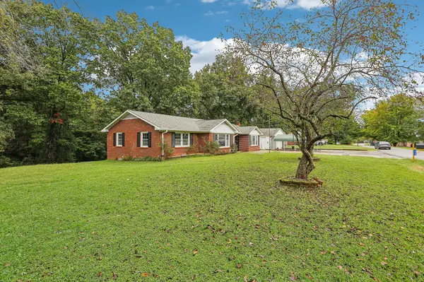 2065 Lintwood Dr, Clarksville, TN 37042