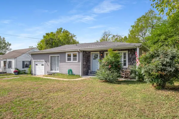 2608 Woodyhill Dr, Nashville, TN 37207