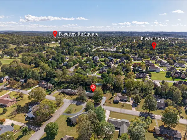 808 Fairway Dr, Fayetteville, TN 37334
