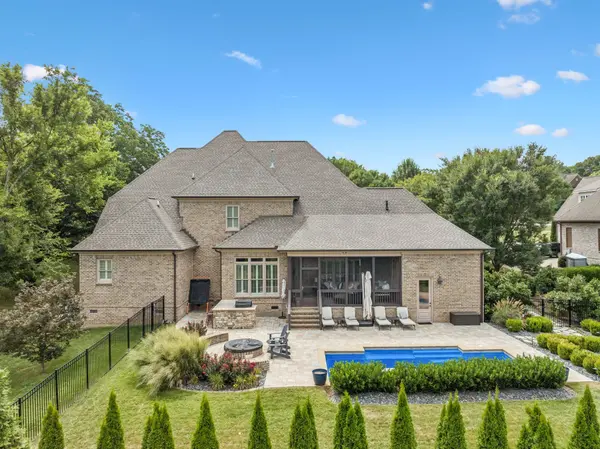 2433 Durham Manor Dr, Franklin, TN 37064