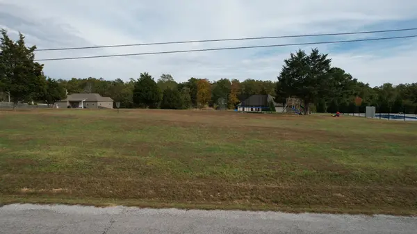 594 Double Eagle Dr, Summertown, TN 38483