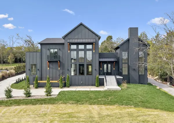6162 N New Hope Rd, Hermitage, TN 37076