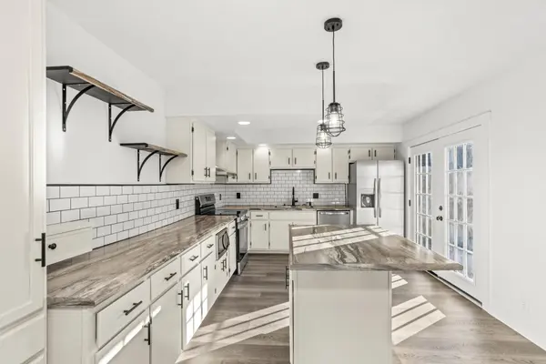 240 Cedarwood Ln, Madison, TN 37115