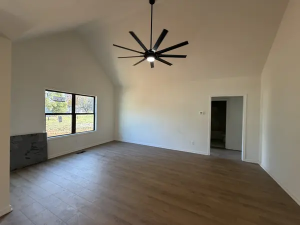 1237 S Russell St, Portland, TN 37148