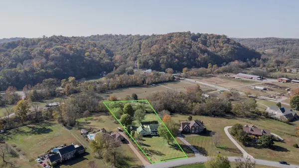 1026 Kendall Farms Dr, Hendersonville, TN 37075